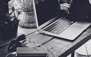 在娱乐圈，怎样才能被称为老大？不是流量，而是靠这点