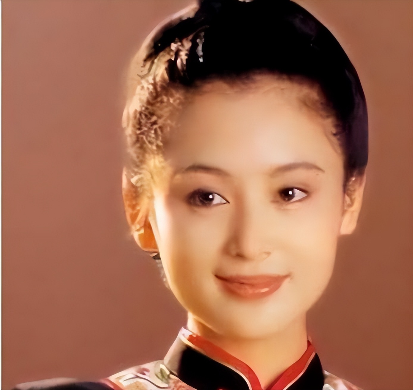 脸大如何变美_中国中年女明星_大脸美女气质中年女星