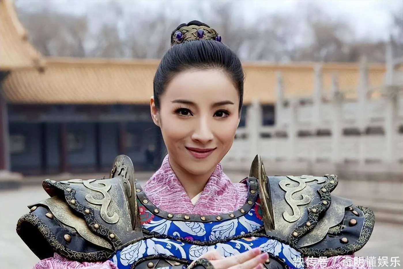 张艺谋超生事件 何珺举报张艺谋 蝴蝶效应娱乐圈_娱乐圈举报电话