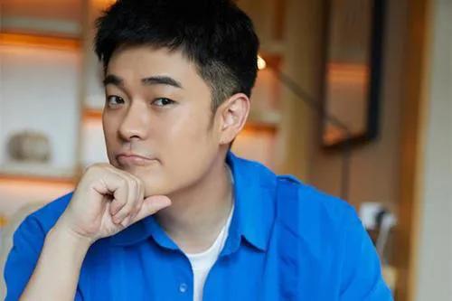 娱乐圈忘记拉窗帘出轨事件_明星出轨被偷拍没拉窗帘_娱乐圈出轨的男人