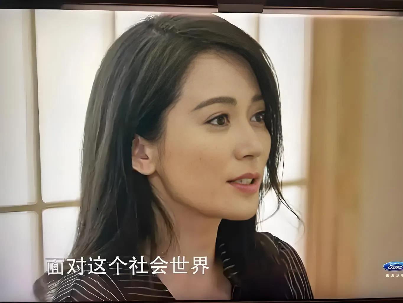 年过40越来越有韵味的女星_长发的女明星_年轻时长得一般的女星