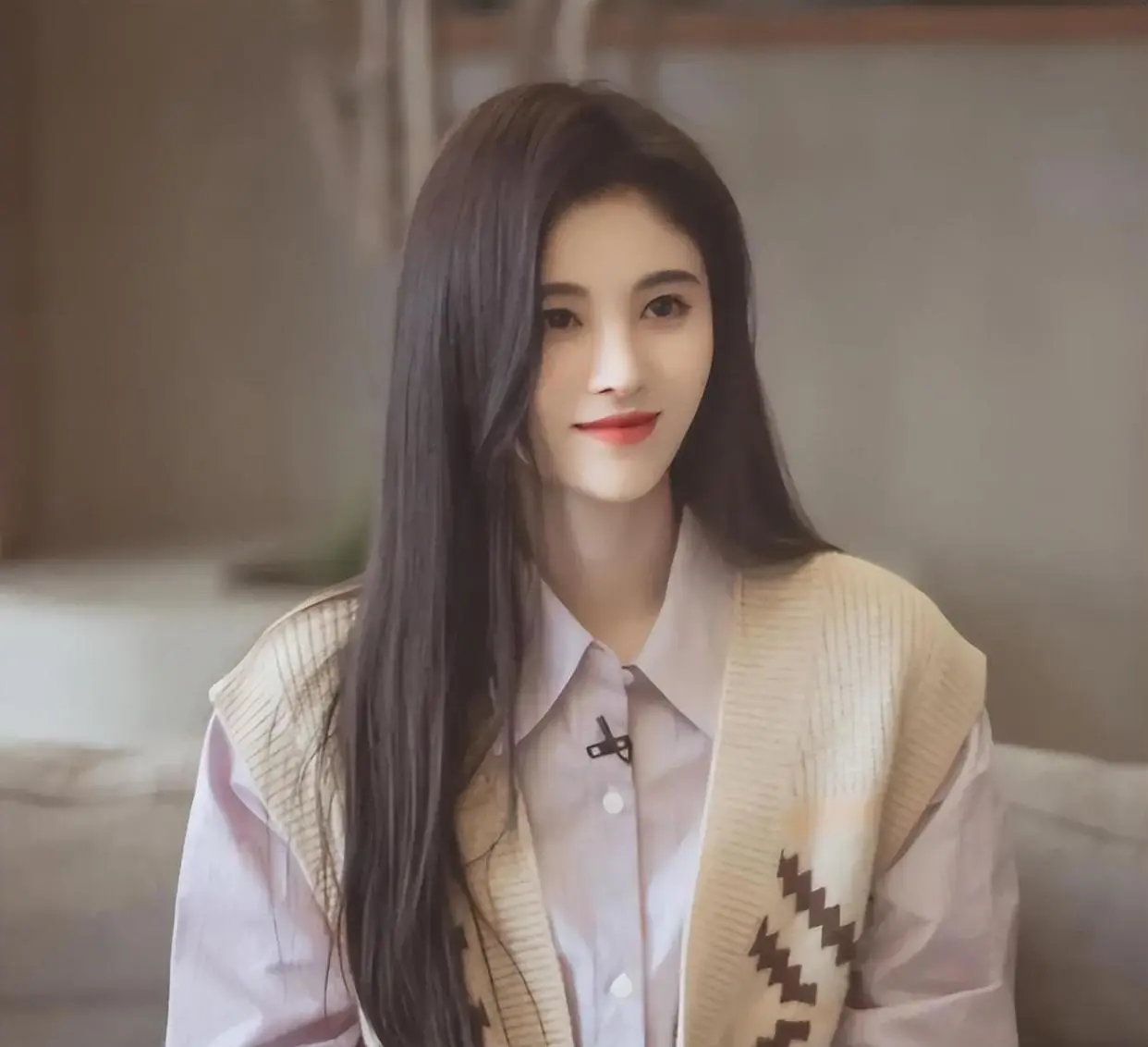 女明星脱发严重_杨幂赵丽颖金晨假发片_发量少的女明星有哪些